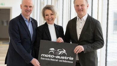 Copyright: Messe Wels/Pelzl / BU: Peter Franzmayr (Magistratsdirektor Wels), Karin Munk (Generalsekretärin Arge 2Rad), Hubert Trunkenpolz (Obmann Arge 2Rad).