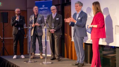 Copyright: Ziegelwanger / BU: Michael Ausserdorfer (Frikus Transportlogistik), Michael Knobloch (LogBatt), Alexander Friesz (CEO Lagermax Group), Ferdinand Dudenhöffer (Autoexperte), Kristina Inhof (Moderation) (v.l.).