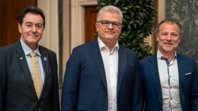 Copyright: ÖVK/Kaulfus / BU: Bernhard Geringer (ÖVK), Ingo Scholten (Horse Powertrain), Rudolf J. Melzer (Melzer PR) (v.l.).