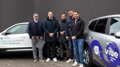 Copyright: vibe / BU: Martin Rada (CEO vibe moves you), Michael Rosenmayer (Head of Key Account vibe moves you), Stefan Leeb (CEO & Co-Founder ocay), Bernhard Aichinger (Co-Founder ocay) und Michael Raberger (Co-Founder ocay) (v.l.)