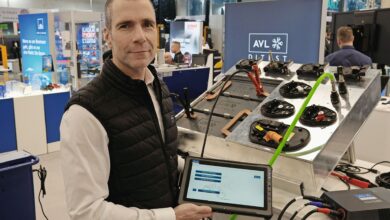 Copyright: Peter Seipel / BU: AVL DiTest Area Sales Manager Otto Loacker stellte auf der AutoZum 2025 in Salzburg die neuesten Prüfgeräte für freie und Vertragswerkstätten vor.