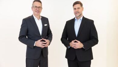Copyright: BMW Group / BU: Alexander Bamberger (CEO BMW Austria), Klaus von Moltke (CEO BMW Motoren GmbH) (v.l.).
