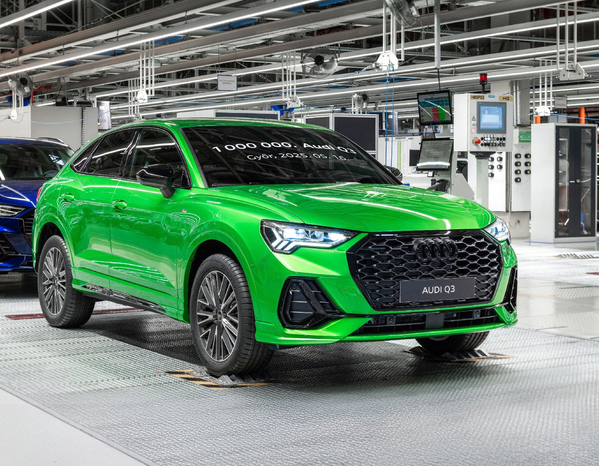 Copyright: Porscheholding / BU: Seit dem Start der Serienproduktion im Jahr 2011 wurden weltweit über zwei Millionen Audi Q3 verkauft – eine Million davon hat der ungarische Standort Győr gefertigt.