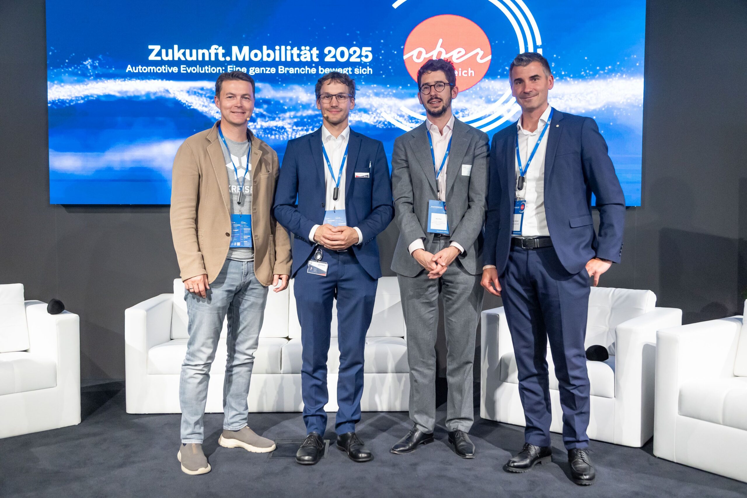 Copyright: cityfoto / BU: Markus Kreisel (Kreisel Electric), Josef Ecker (Edag Engineering Group), Nils Poel (CLepa – European Association of Automotive Suppliers), Florian Danmayr (Business Upper Austria) (v.l.).