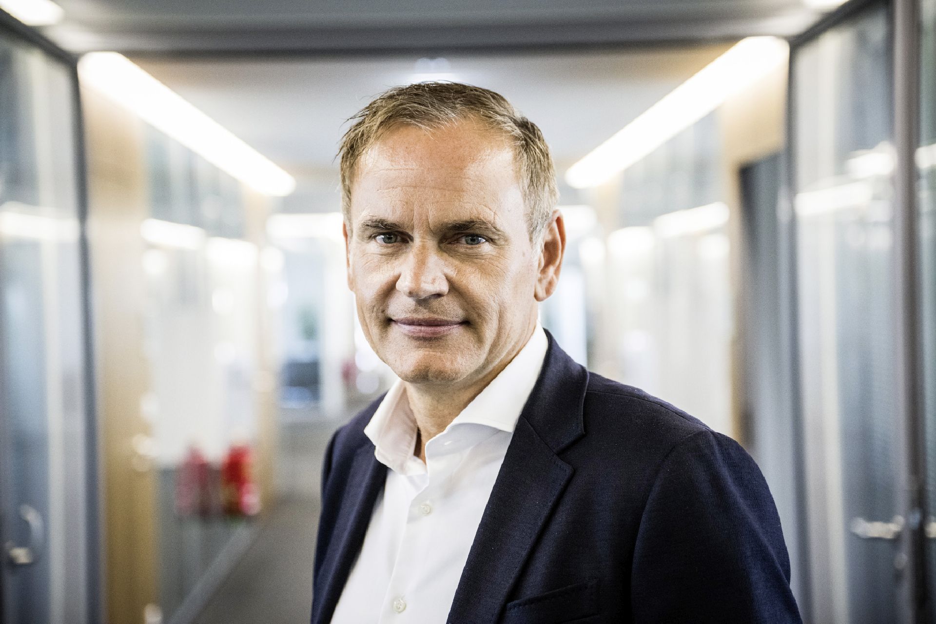 Copyright: Volkswagen / BU: Oliver Blume, CEO der Volkswagen Group, freut sich über den Innovationspreis.