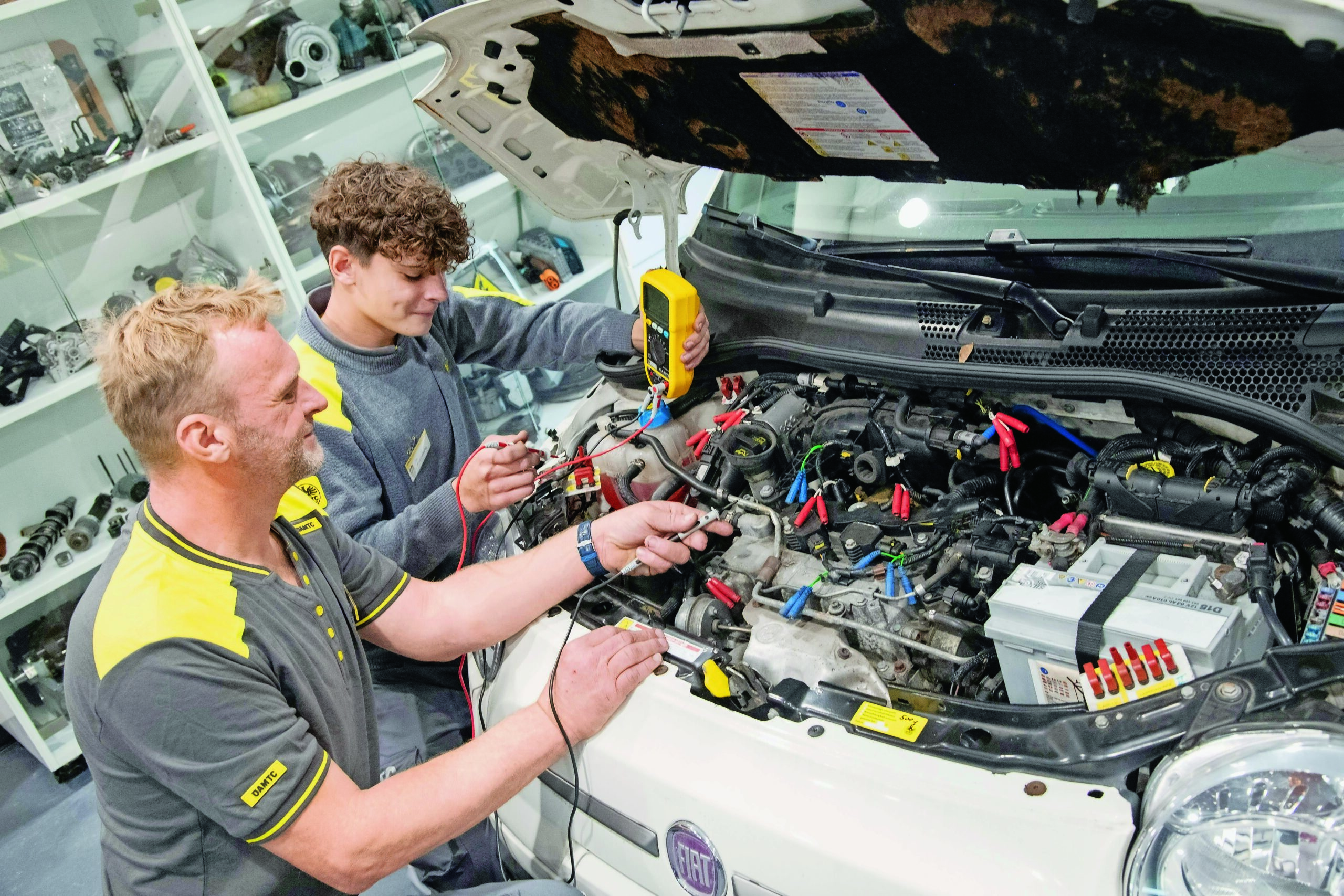 In der Lehrwerkstätte des ÖAMTC in Linz wird nicht nur auf fachliche Ausbildung Wert gelegt, sondern auch auf soziale Kompetenzen.