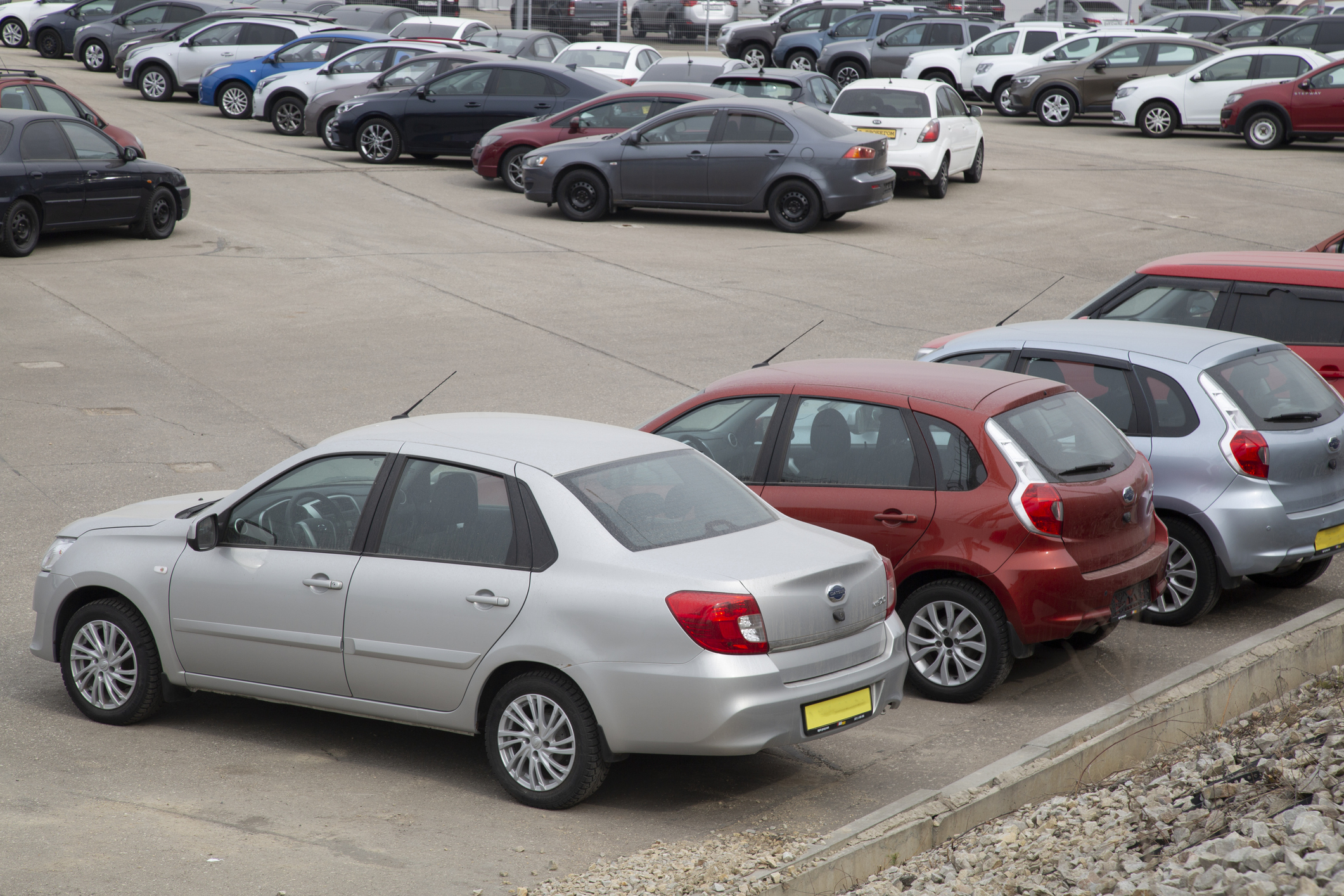 Platz mit Gebrauchtautos