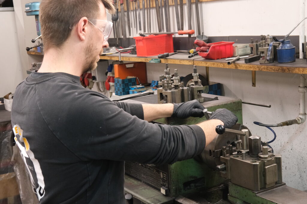 Drehbank Motorradwerkstätte