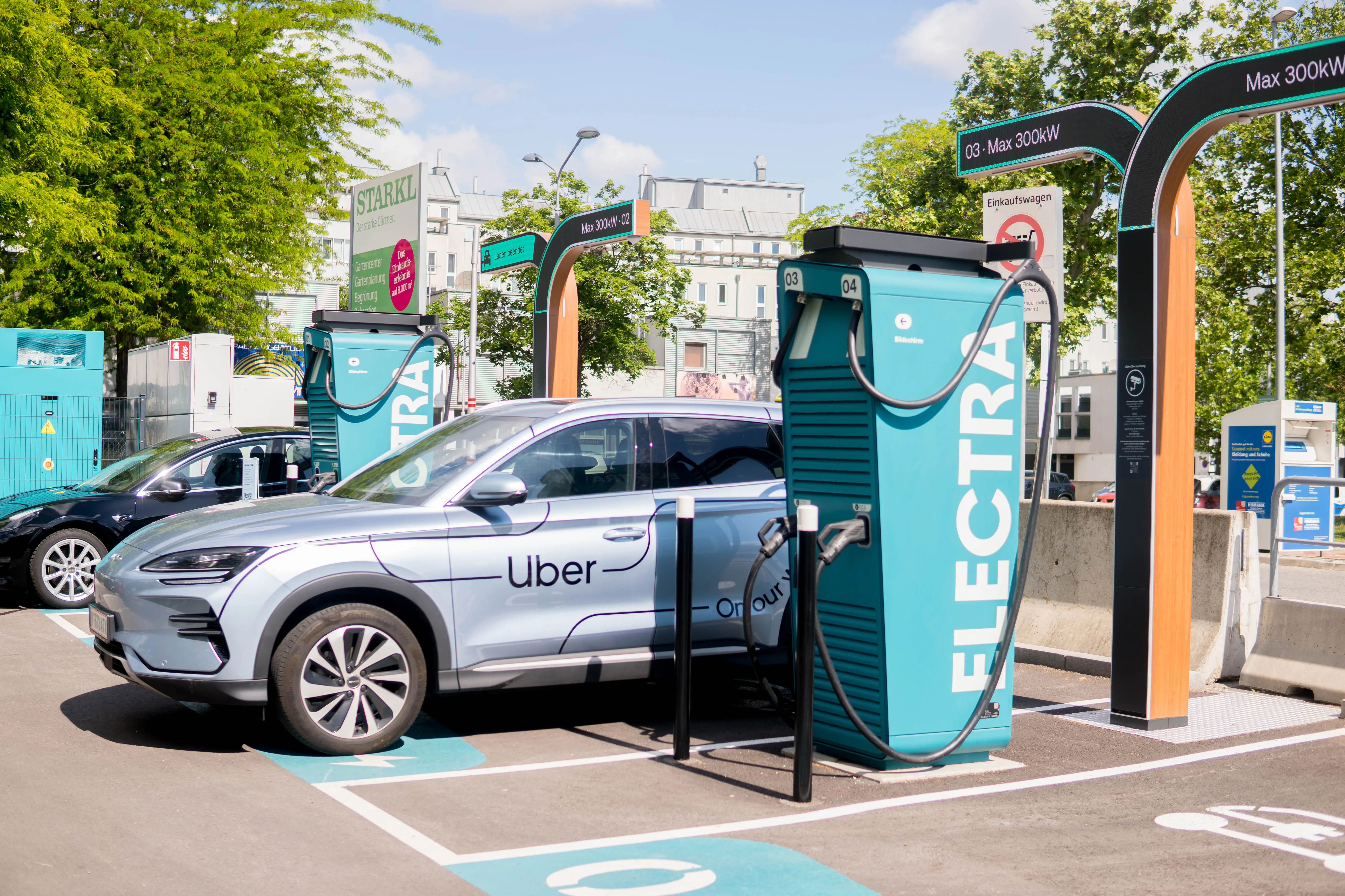 Electra und Uber kooperieren beim Schnellladen für E-Taxis