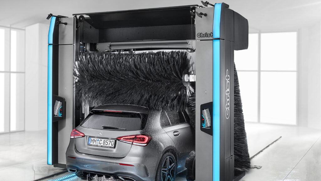 Auto in der Waschanlage